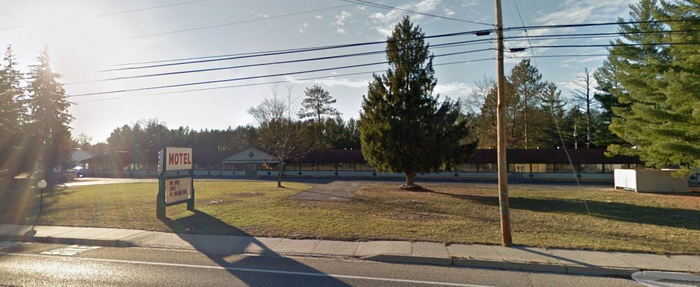 Hospitality House Motel (Marshall Motel) - Various Street Views Of 17 Room Wing (newer photo)